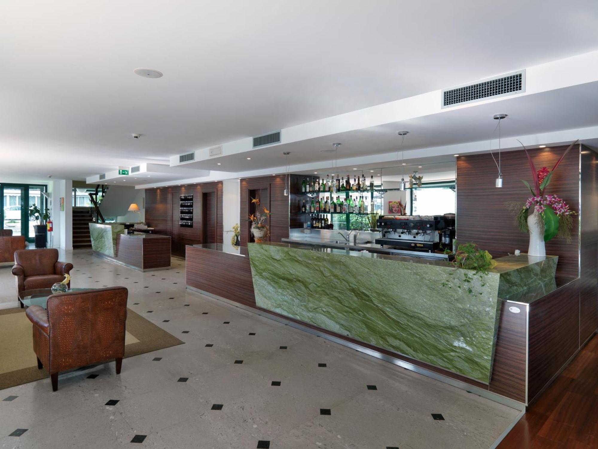 Hotel Regina In 3*