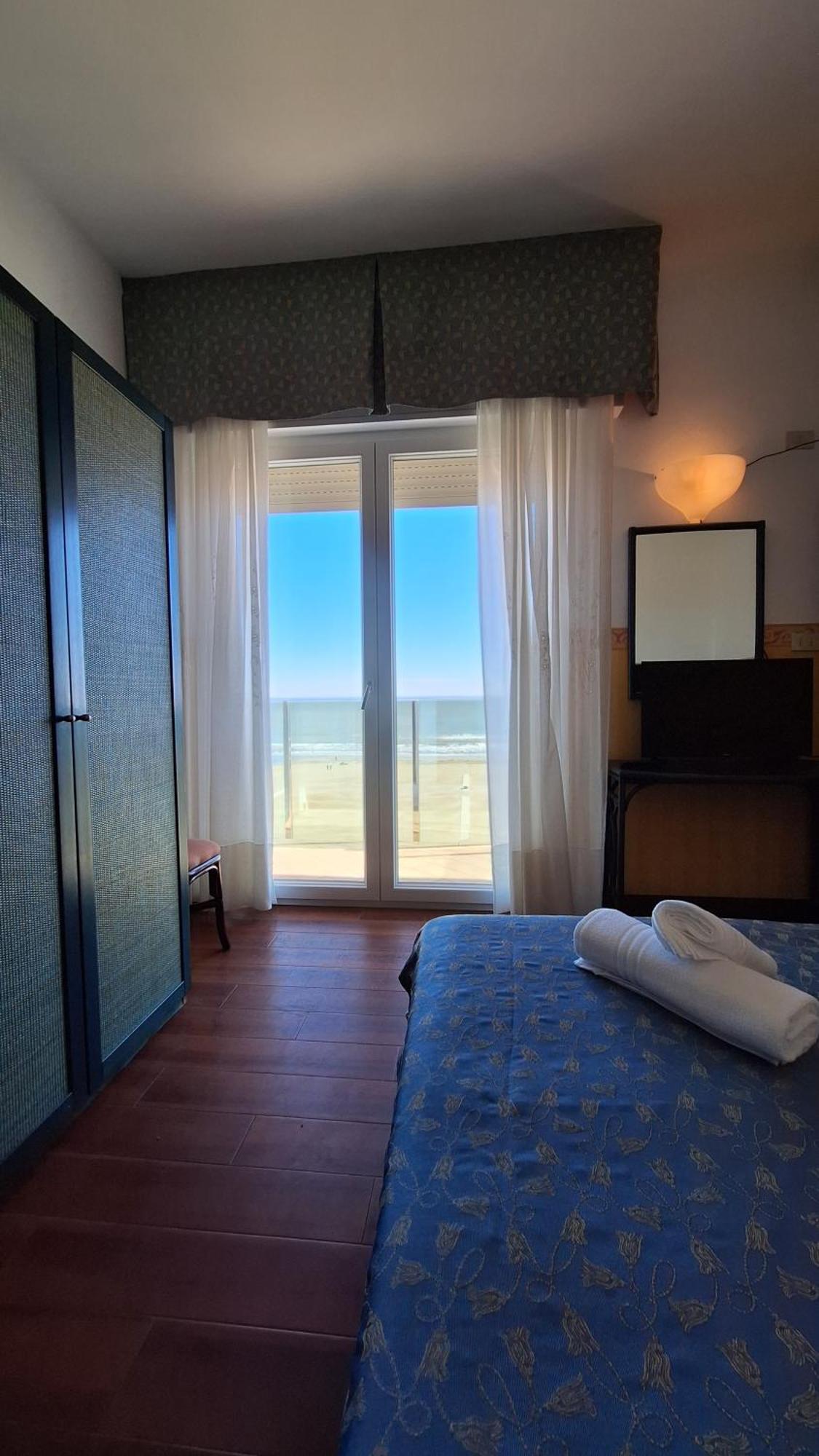 Regina Fronte Mare 3*